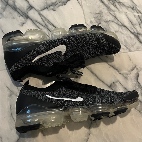 Nike Men's Black and White Nike Vapor max size 11 no box - Picture 4 of 9